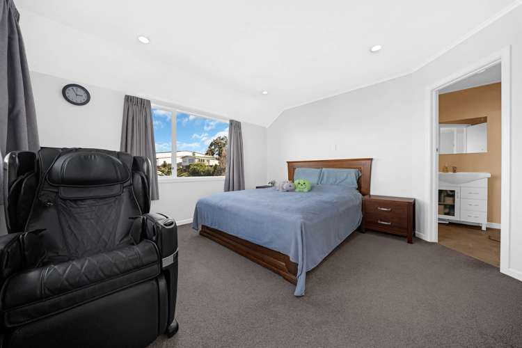 11 Tirimoana Road Te Atatu South_9