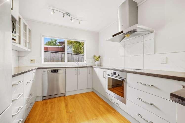 10 Montclair Rise Browns Bay_11