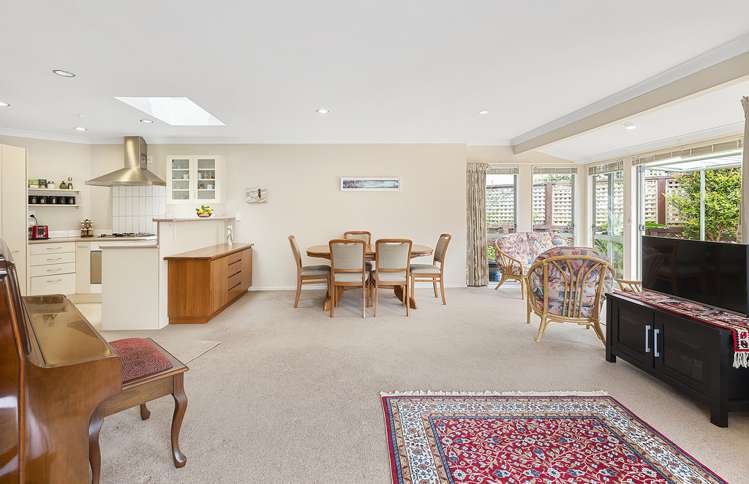 2/33 Box Hill Khandallah_2