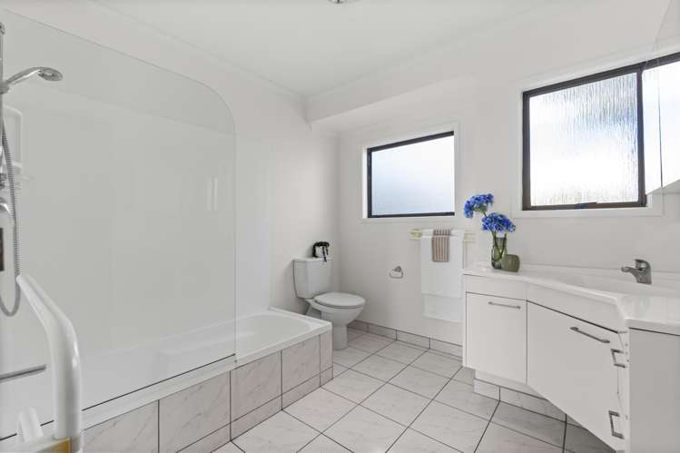 53a Moffat Road Red Beach_18