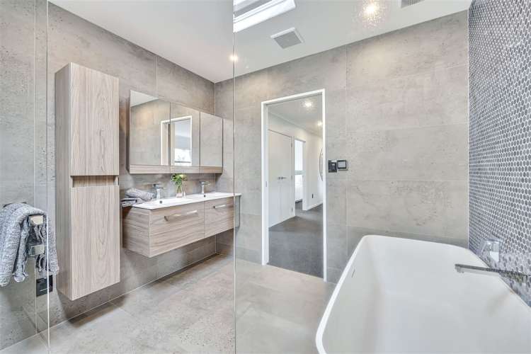 8 Mansion Court West Harbour_13