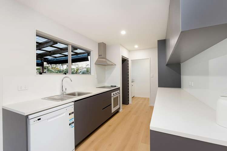 12 Raelene Place Massey_16