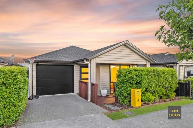 Prestigious Karaka Family Residence!