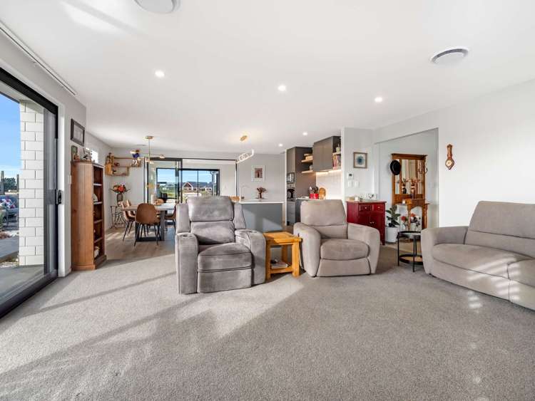 12 Meadowlands Green Allenton_11