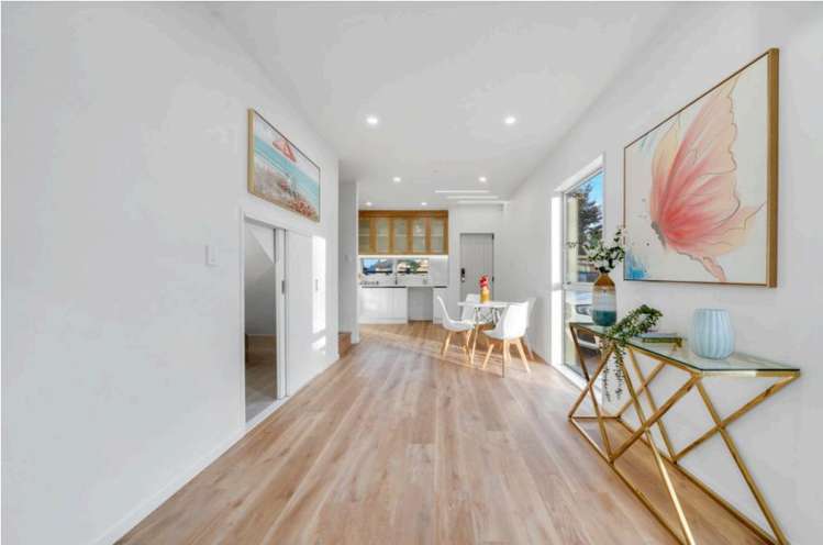 3-8/30 Carruth Road_3