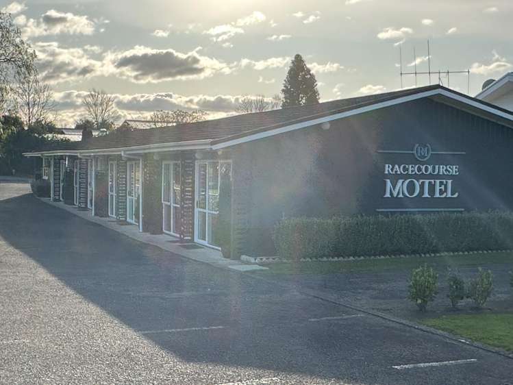 Racecourse Motel Paeroa_5