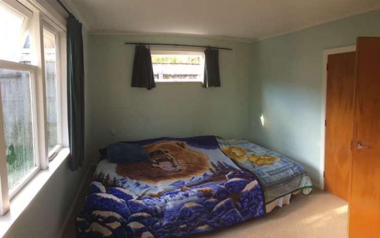 19 Helvetia Grove Naenae_8