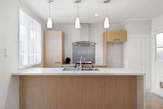 19 Shrimpton Road Haumoana_3