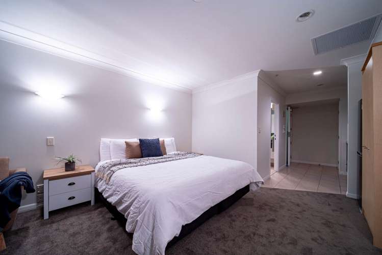 402/100 Greys Avenue City Centre_14