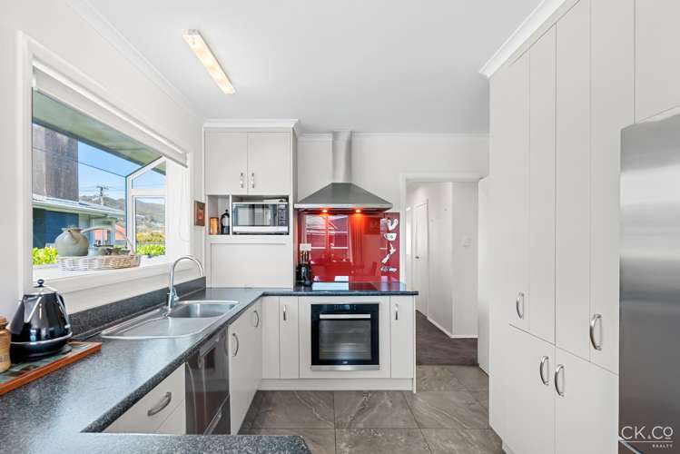 9 Derwent Lee Grove Epuni_6