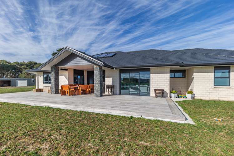 947 Koputaroa Road Koputaroa_1