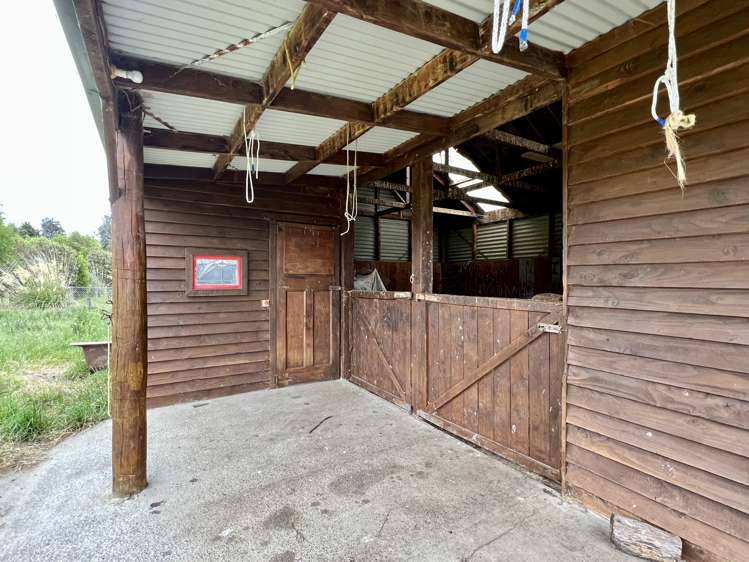 203 Curran Road Otatara_19