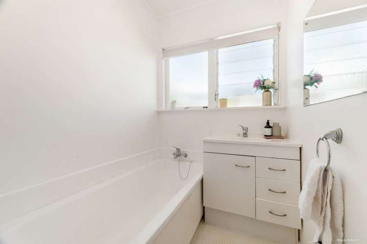 68 Eskdale Road Birkdale_10