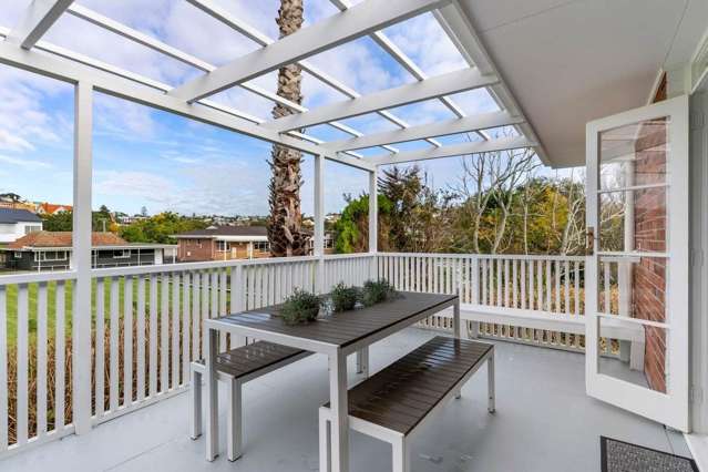 Spacious 4 Bedroom, 2 Bathroom Home in Mission Bay with Sunny Deck and Flexible Living