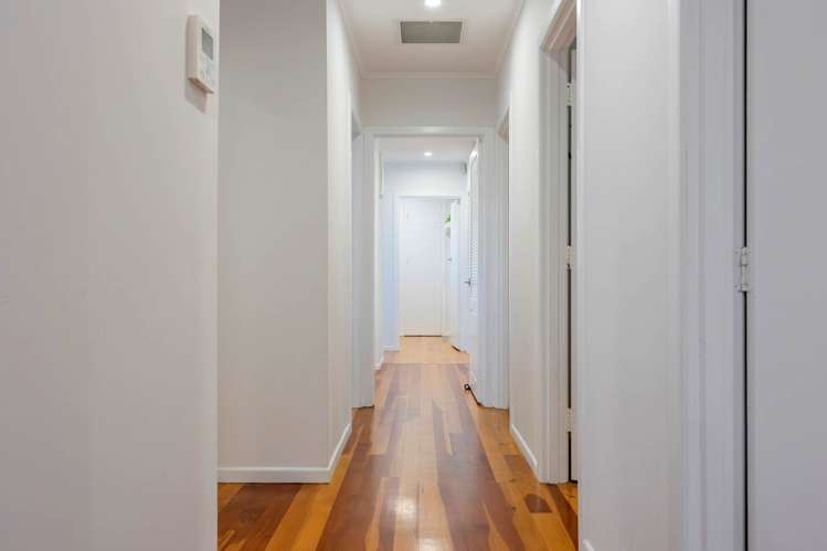 8 Lanark Place Glen Innes_21