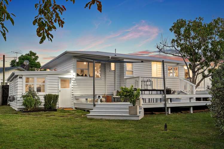 40 Fairclough Road Beach Haven_23