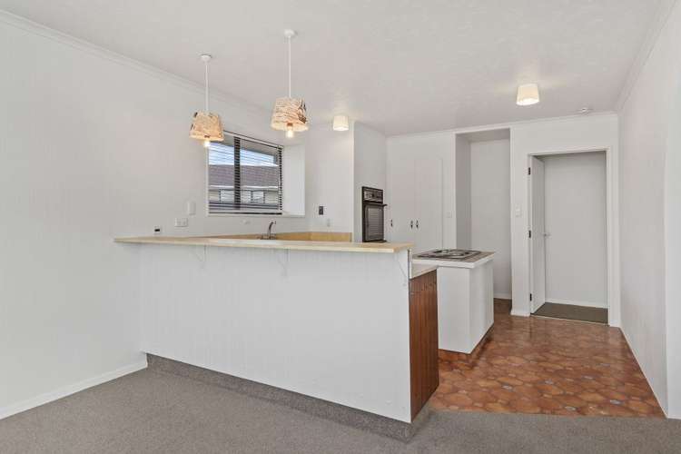 16 Momorangi Crescent Redwood_5