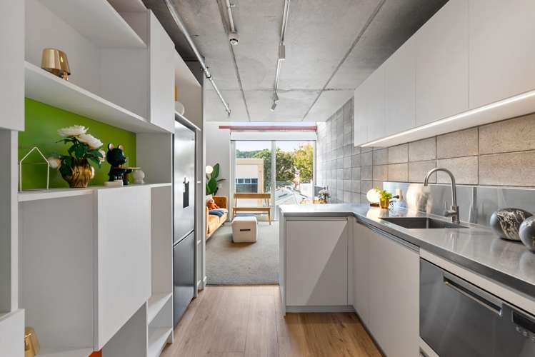 14/28 Martin Square_5