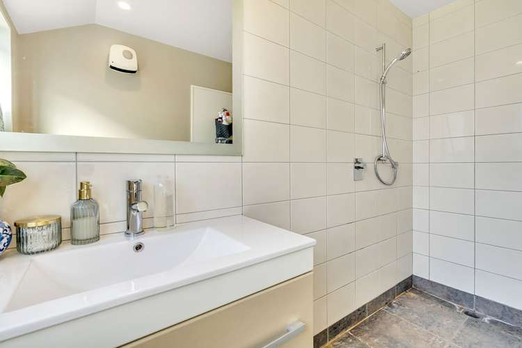 10 Ethereal Crescent Cromwell_10