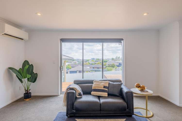 8 Heathfield Avenue Huntington_4