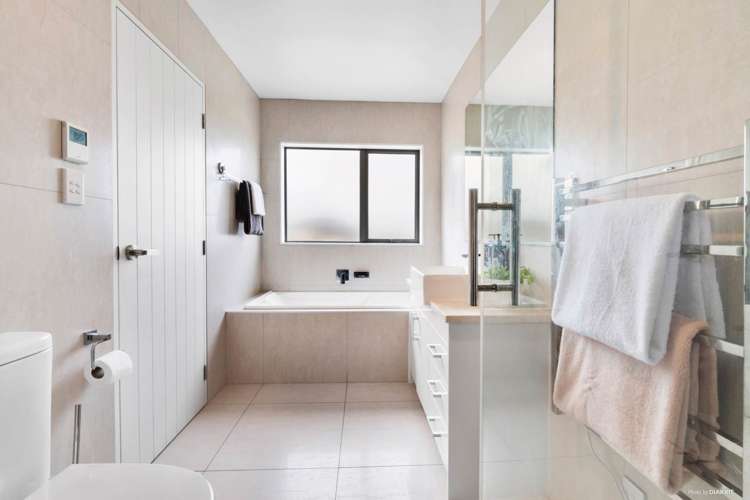 4 Ballindrait Drive Flat Bush_12