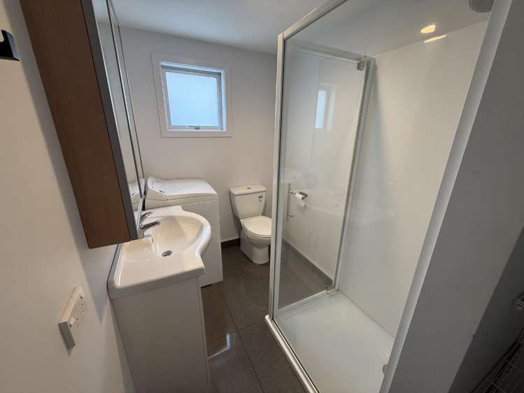 18 Zita Avenue Matakatia Bay_13