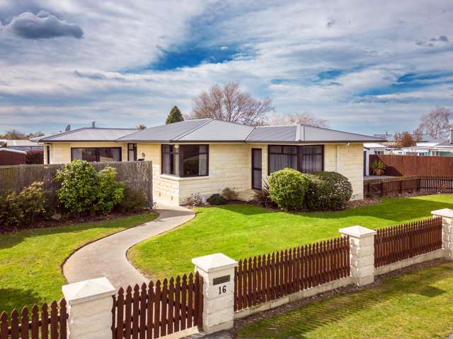 Attractive Oamaru Stone Home