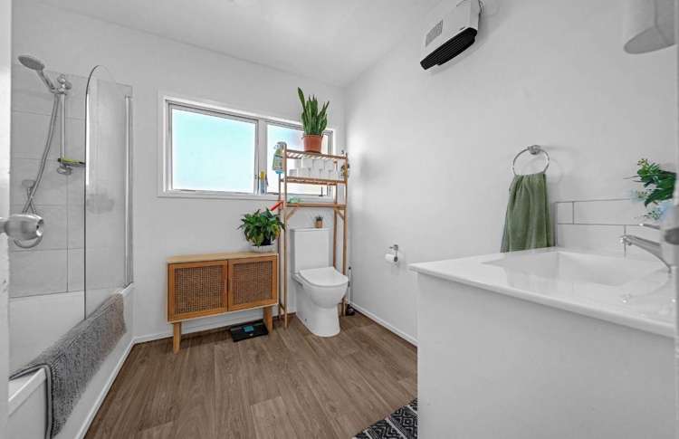 2/7 Barneys Farm Road Clendon Park_17