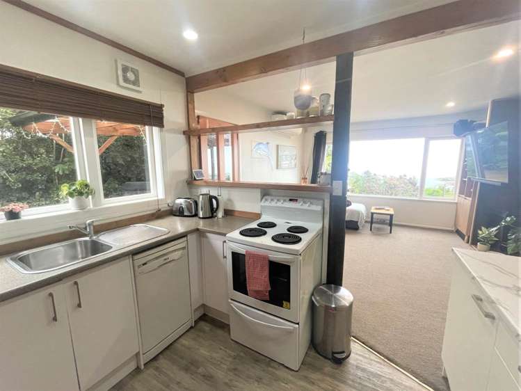 27A Quinns Road Waiatarua_4