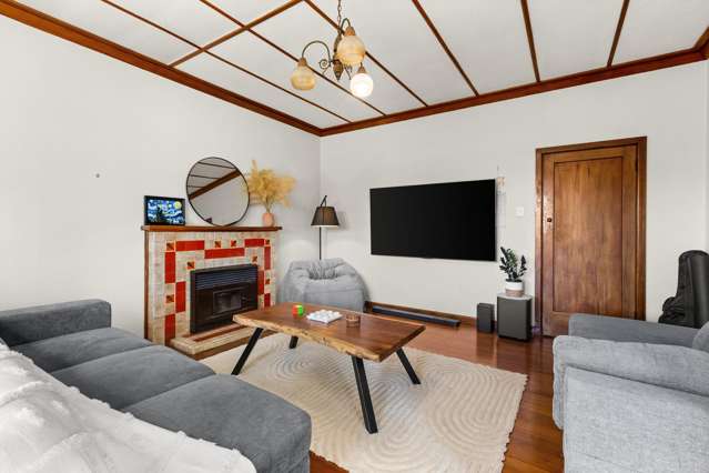 1026 Frederick Street West Mahora_2