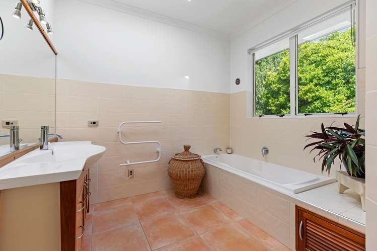 25 Gunbar Drive Welcome Bay_18