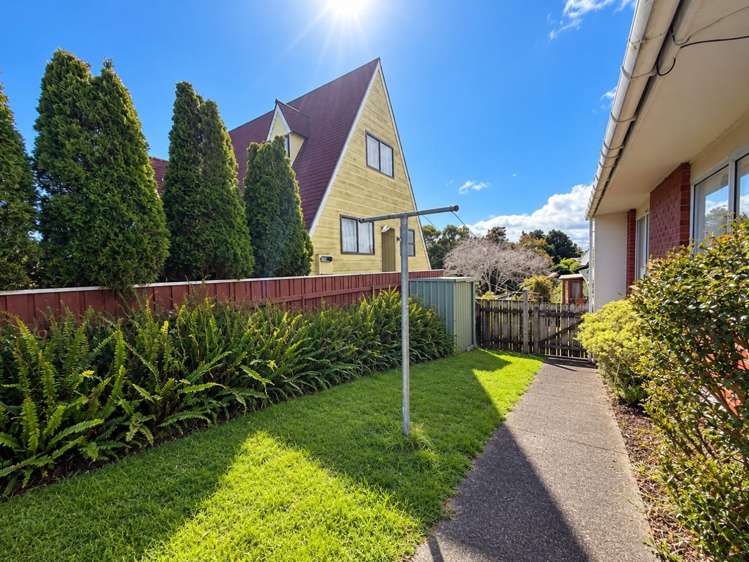 2/10 Brierley Place 10839_1