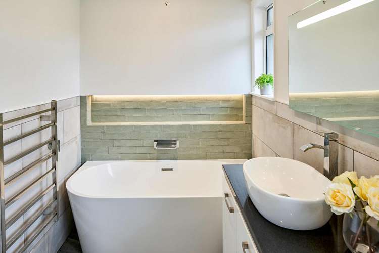 14 Mana Esplanade Paremata_15