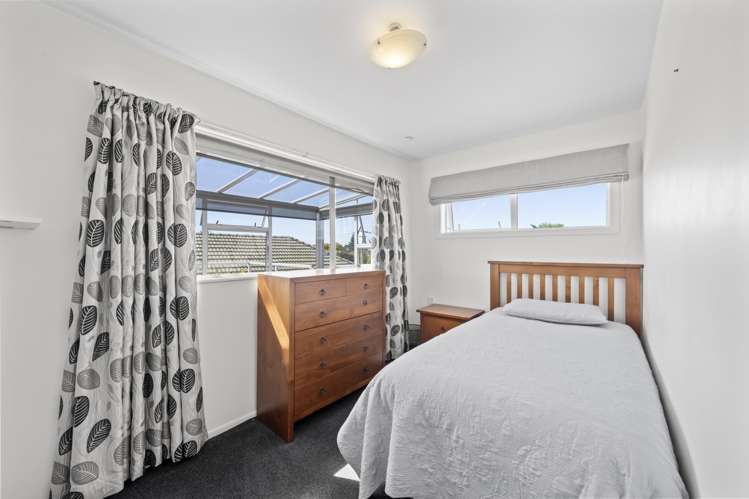 241 Shortland Street Aranui_11