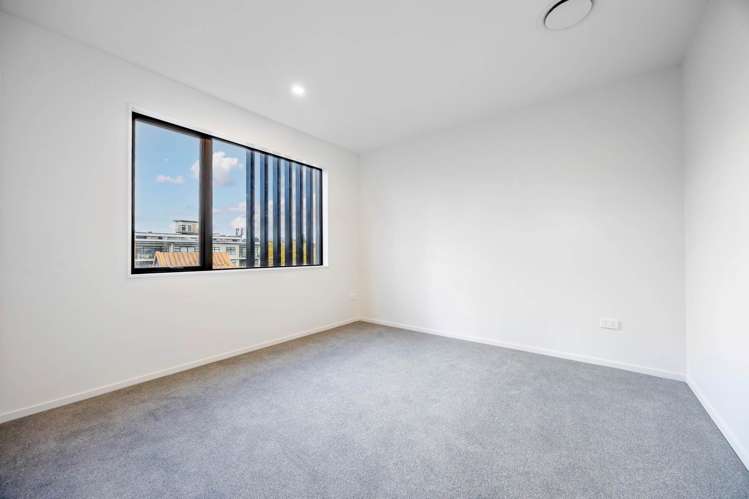 1/8 Alpers Avenue Epsom_9