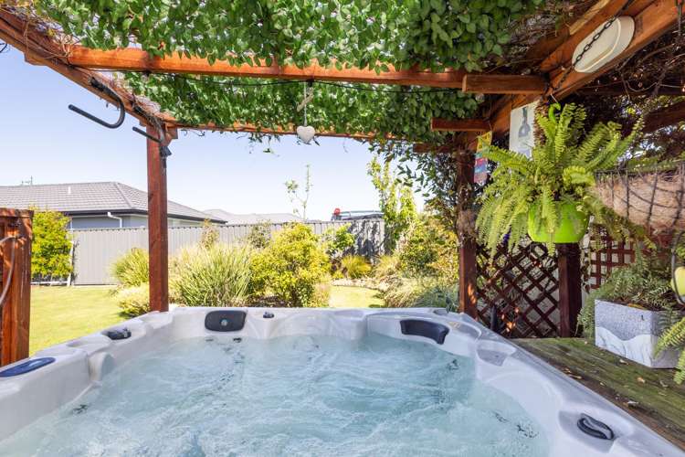 24 Pelorus Avenue Poraiti_16