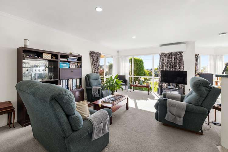 1 Cobbe Place Pomare_4