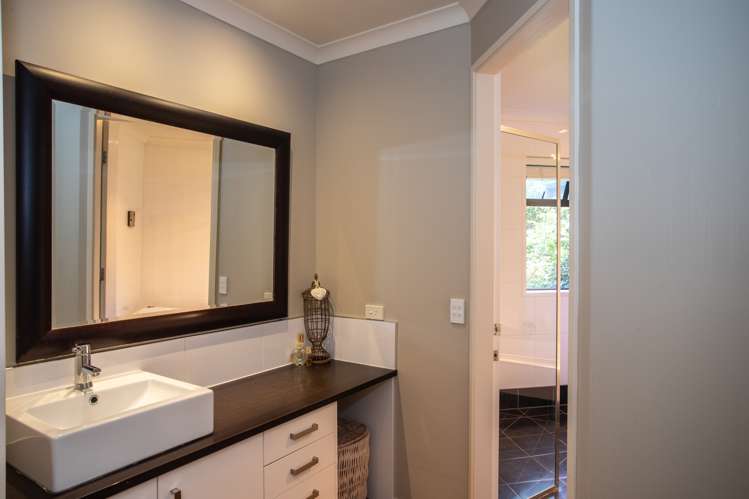 208 Mapara Road Acacia Bay_13