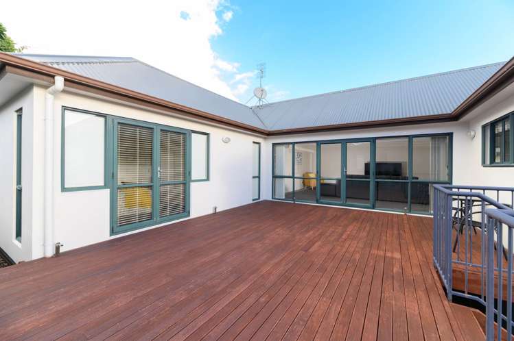 88 Fields Parade Oteha_11