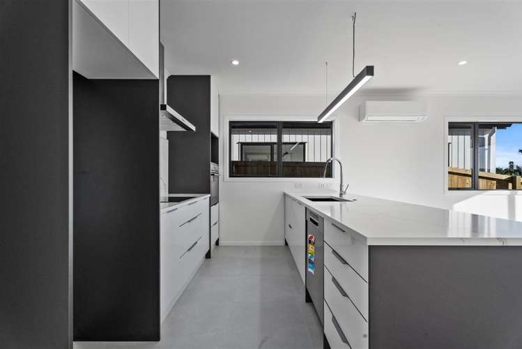 2/18 Church Road_0