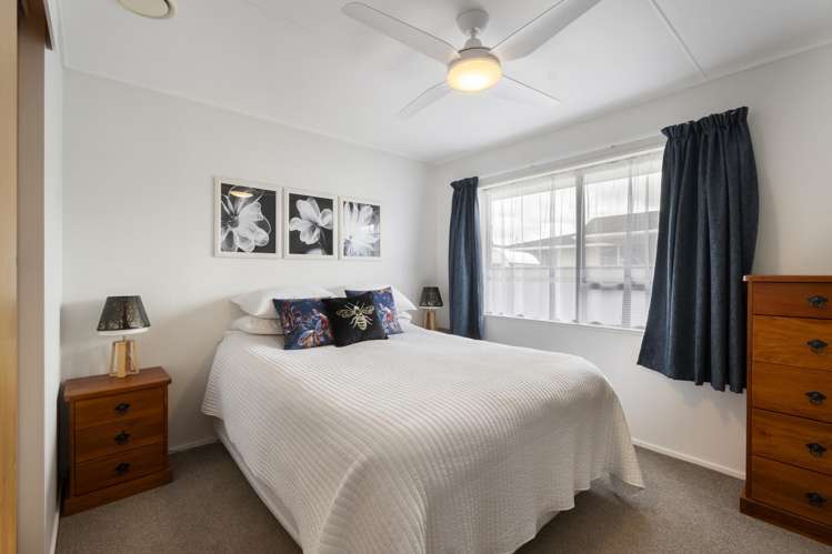 10 Suffolk Crescent Feilding_8