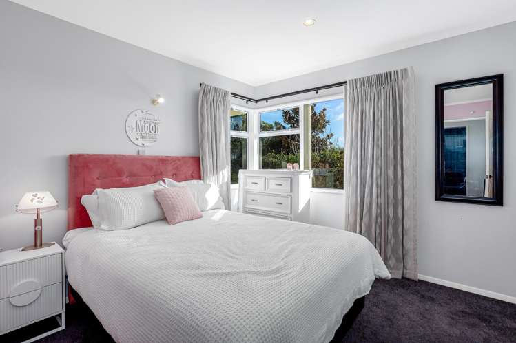 6 Iona Place Papakowhai_29