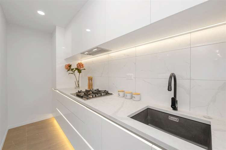 1 Hing Street Flat Bush_9