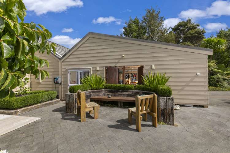 335 Ridge Road Paremoremo_4