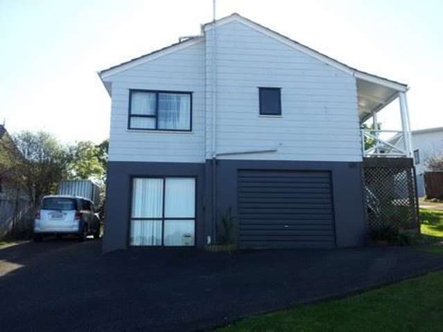 23 Leiden Place Totara Vale_2