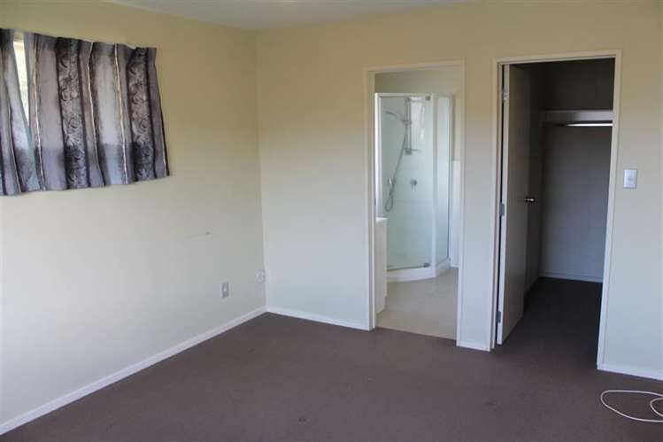 6 Lincoln Garden Close Henderson_14