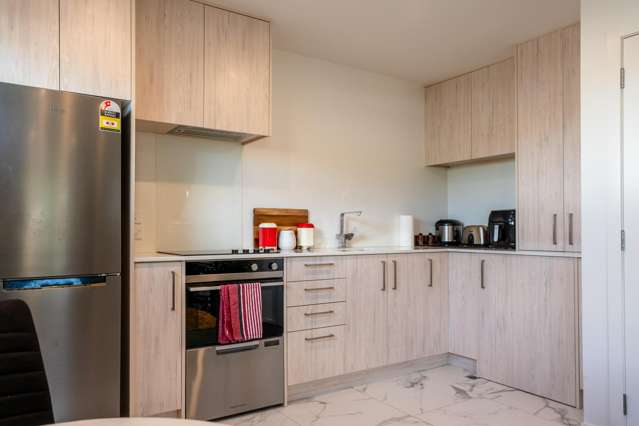 2/83 Vodanovich Road Te Atatu South_3