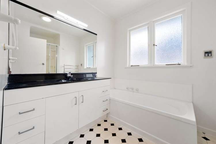 41 Seacliffe Road Hillsborough_10