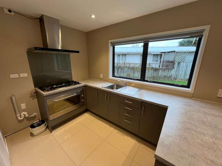 71 Edgewater Drive Pakuranga_3