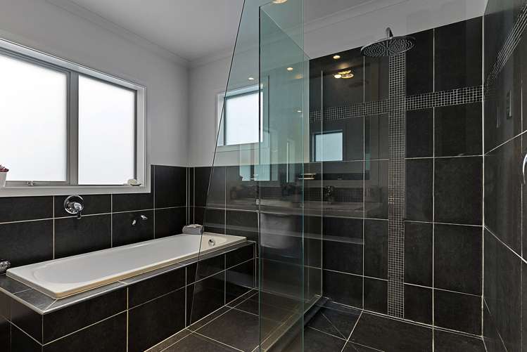 18 Beach Road Te Atatu Peninsula_15